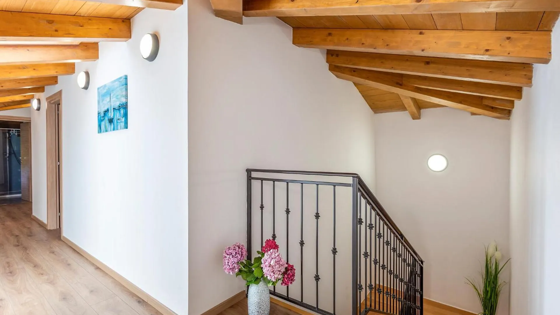 Stunning Home In Liznjan With Kitchen Holiday home